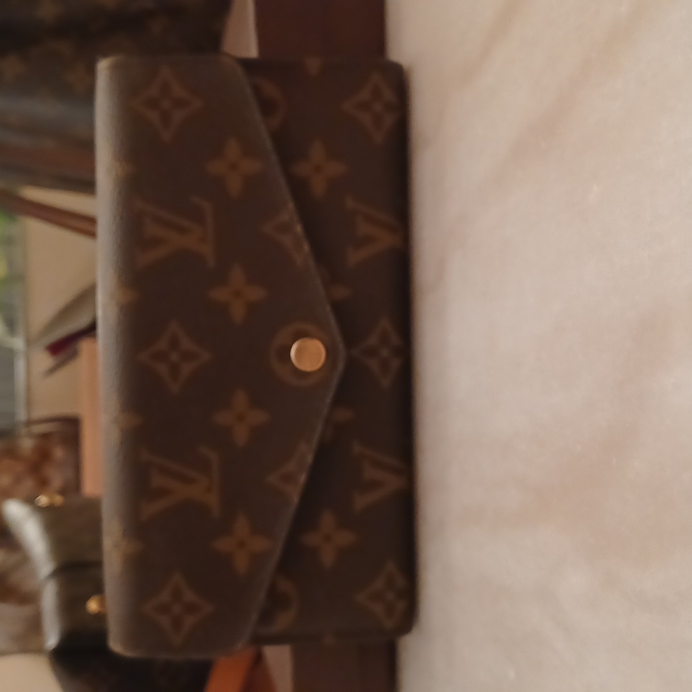 Louis vuttion wallet